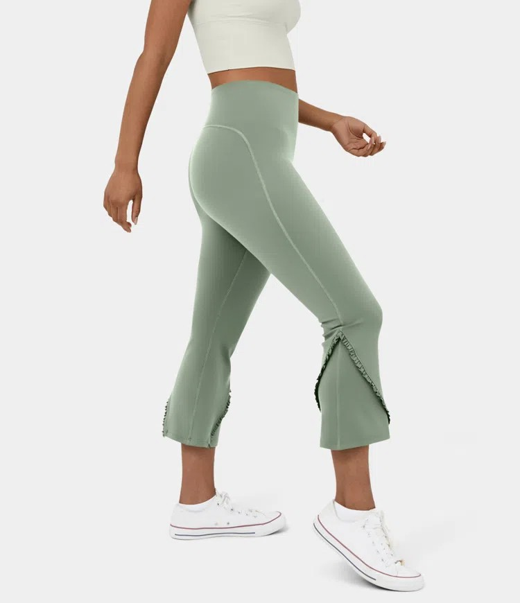 Ruffle flare capri