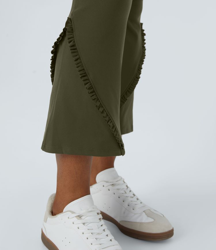 Ruffle flare capri